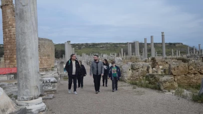 Perge Antik Kenti'ne Ziyaretçi Akını: 2023'te Rekor Seviyede İlgi