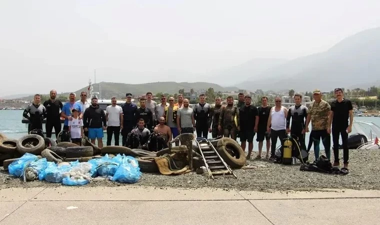 Akdeniz'den balık yerine her şey çıktı