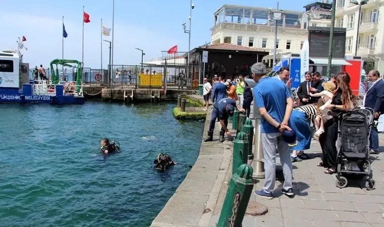 Marmara Denizi’nde Dip Temizliği: Dalgıçlar Denizden Büyülü Muskalar Çıkardı