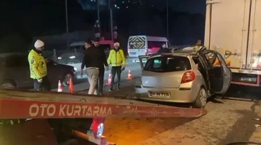 İzmir Bayraklı’da Korkutan Kaza: 5 Kişi Yaralandı