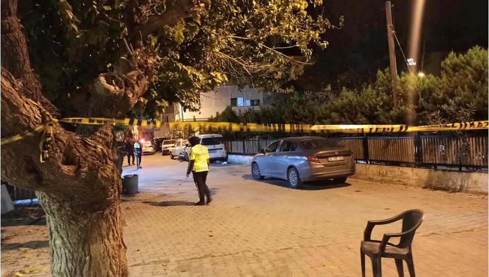 İzmir'de Polis Ekibine Silahlı Saldırı