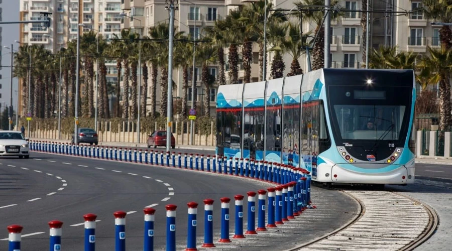 Karşıyaka ve Çiğli Tramvaylarında Renkli Hat Dönemi