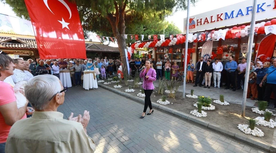 Efes Selçuk'ta Halk Mark-ET’ten Yıl Sonu İndirimi