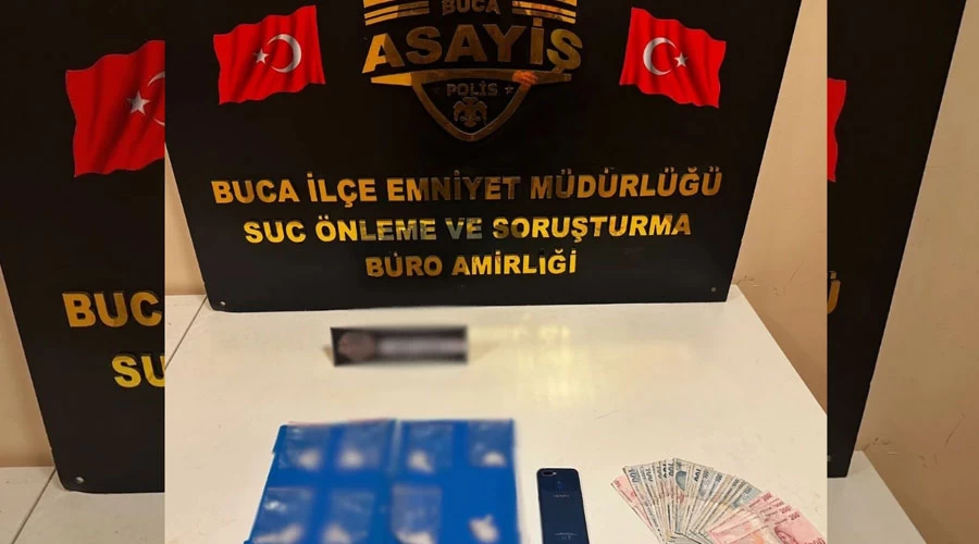 İzmir Buca’da Taksi Şoföründen Uyuşturucu Çıktı