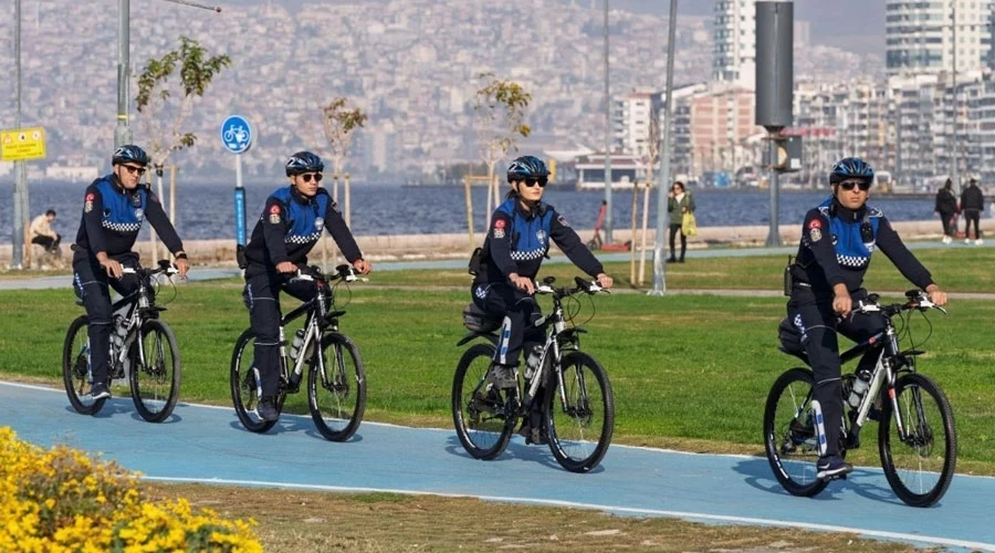 İzmir’de Bisikletli Zabıtalardan 6 Bin TL Ceza