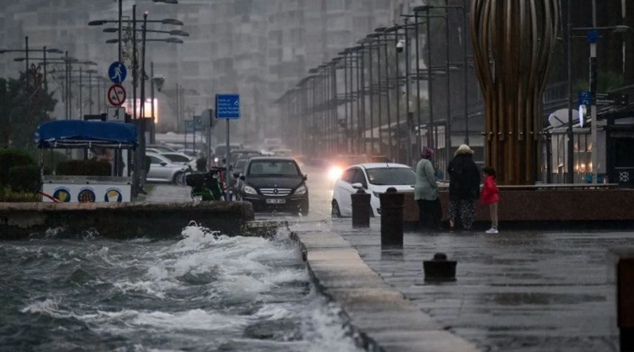 İzmir’e Kuvvetli Yağmur ve Fırtına Geliyor