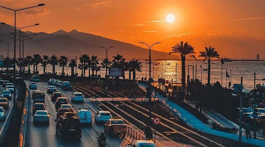 İzmir’de Yağışlar Azaldı, Sıcaklık Rekor Kırdı