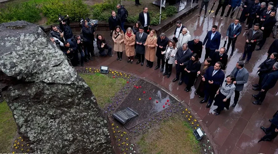 İzmir’de Zübeyde Hanım’a Anlamlı Anma