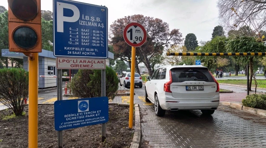 İzmir'deki Uygun ve Güvenli Otoparklar