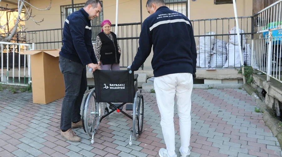 Engelli Vatandaşlara Tekerlekli Sandalye Desteği