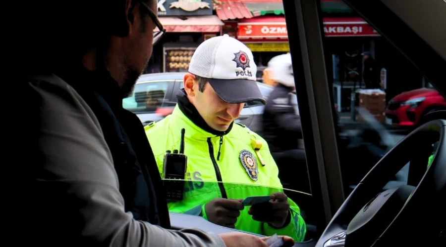 İzmir’de Öğrenci Servislerine Sıkı Denetim