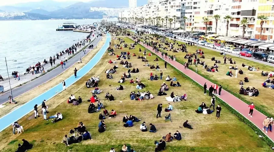 İzmirliler Kendini Tanımladı: En Çok Atatürkçü, En Az Dindar-Muhafazakar