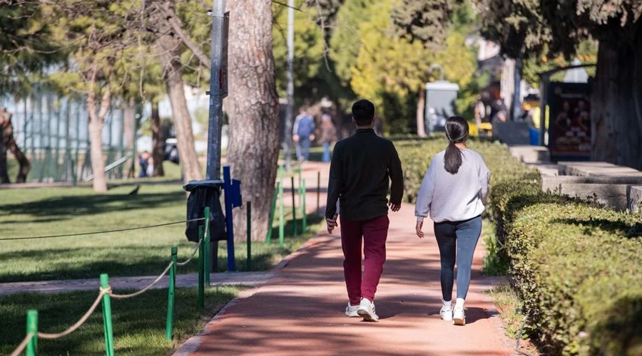 Buca’nın Simgesi Hasanağa Bahçesi Artık Daha Yeşil Daha Güvenli