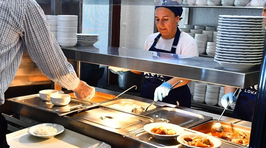 İzmir’de Kent Lokantaları Ramazan Boyunca Kapılarını Açıyor