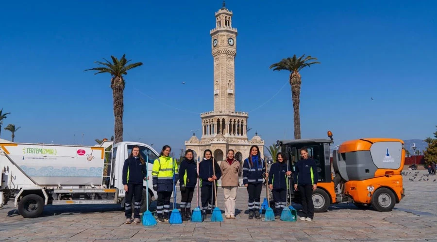 İzmir’de Kadınlar Kenti Temiz ve Güvenli Tutuyor