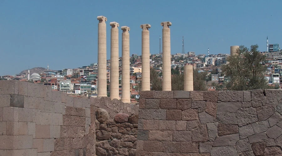 Smyrna: İzmir’in Tarih Kokan Antik Kenti